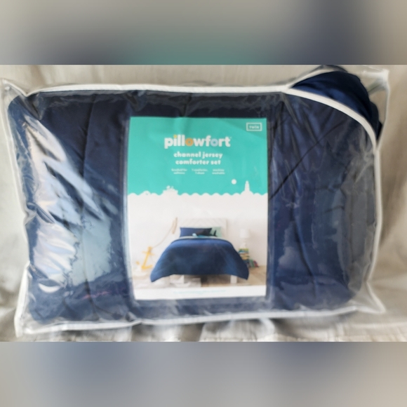 Pillowfort Bedding Pillowfort Twin Channel Jersey Comforter Set